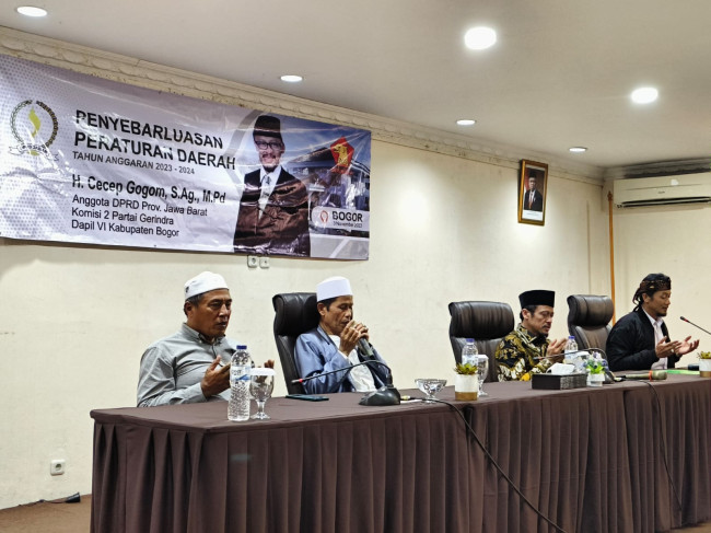 Anggota DPRD Provinsi Jawa Barat Sosialisasikan Perda Penyelenggaraan Pesantren: Fokus Pendidikan Keagamaan