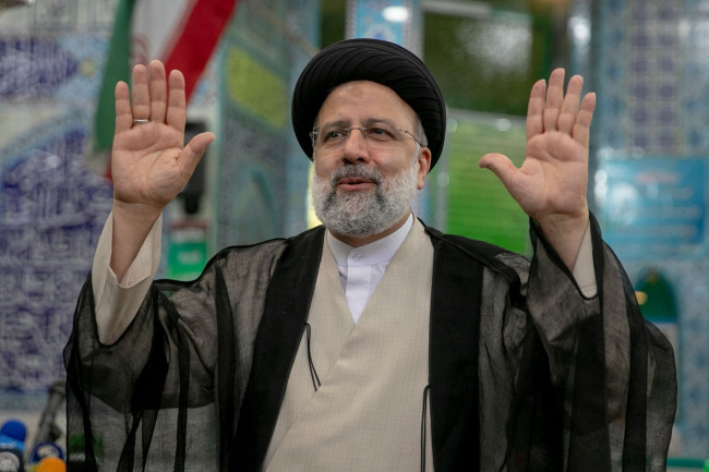 Presiden Iran, Ebrahim Raisi, Tewas dalam Kecelakaan Helikopter di Pegunungan Barat Laut