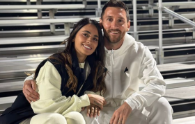 Foto dokumen megabintang Timnas Argentina, Lionel Messi bersama pasangan. @leomessi