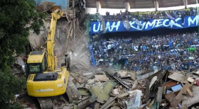 FAKTA SEJARAH BANDUNG - Suporter Persib memang dikenal sangat militan dan masuk dalam daftar suporter paling banyak di Indonesia. Foto Youtube sisi dunia.