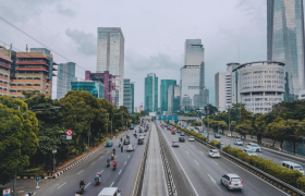 Ilustrasi Kota Jakarta. Menariknya gaya hidup di Jakarta tidak berbanding lurus dengan UMR yang hanya Rp5 jutaan saja. 

BPS merilis jika biaya hidup di Jakarta hampir tembus Rp 15 juta, sementara UMR di angka Rp 5 juta per bulan. @Alifia Harina.