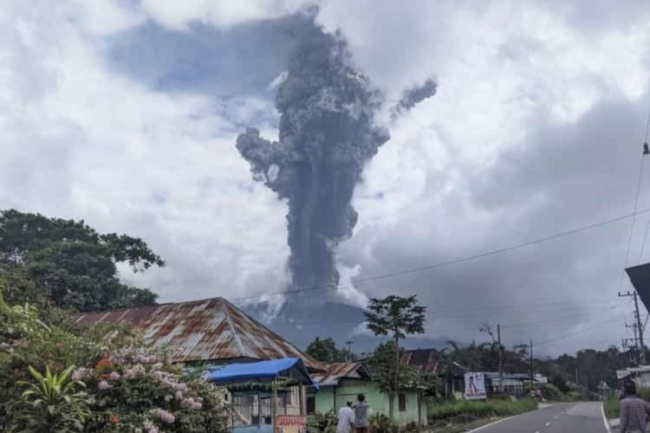 Gunung Marapi di Sumatera Barat Erupsi, Letusan Mencapai 3 Kilometer di Atas Puncak