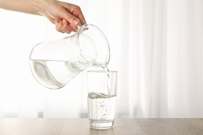 Pria di Atas 55 Tahun Jangan Banyak Minum pada Malam Hari, Ketahui Risikonya