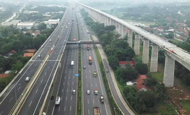 Arus Lalu Lintas Tol Jakarta-Cikampek Dialihkan Keluar di KM 68 ke GT Kalihurip