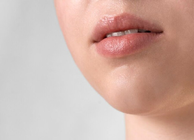 Tidak Hanya Kulit Wajah, Ini 5 Rekomendasi Lip Balm yang Mengandung SPF