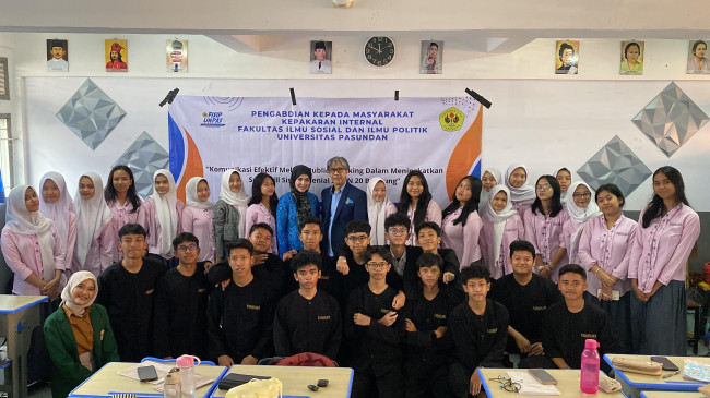 PKM FISIP UNPAS di SMAN 20 Bandung: Sukses Gelar Program Public Speaking untuk Tingkatkan Soft Skill Siswa