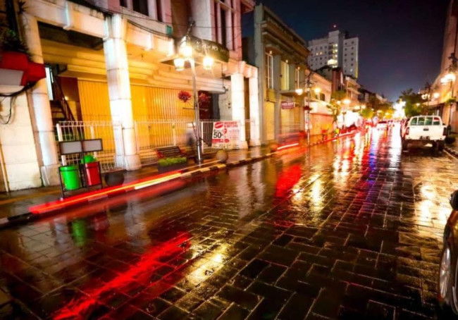 Ada yang Baru di Jalan Braga Bandung, Malam Mingguan di Sini Jadi Seru