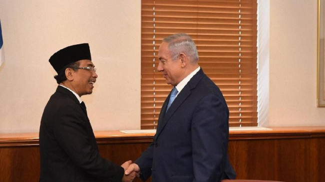 Foto Pamer Senyum dengan Benjamin Netanyahu Dihujat, Ketum PBNU Gus Yahya: Masa Langsung Mau Saya Piting