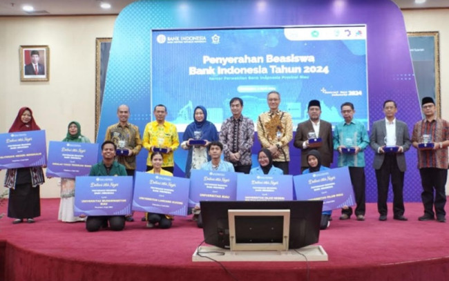 75 Mahasiswa UMRI Full Senyum, Bank Indonesia Resmi Berikan Beasiswa