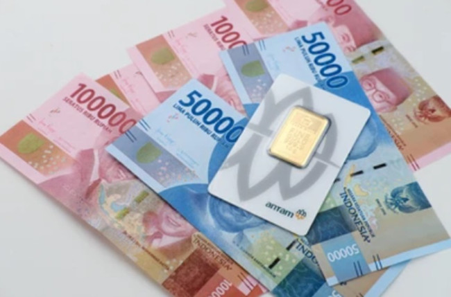Harga Emas Antam Hari Ini Naik Rp18.000 per Gram
