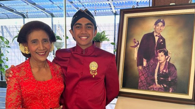 Susi Pudjiastuti Tampilkan Cucu Lelakinya, Kenakan Busana Adat Jawa di Nikahan Sang Putri