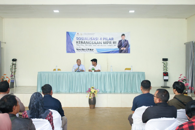 Kaget dan Bangga! Antusias Warga Sumedang Sambut Sosialisasi 4 Pilar Kebangsaan oleh Ujang Bey