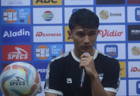 Penjaga gawang Persib asal Filipina, Kevin Mendoza saat konferensi pers usai pertandingan melawan PSIS Semarang. (Persib.co.id).