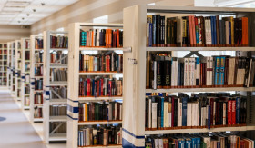PERPUSTAKAAN - Perpustakaan adalah tempat yang tenang dan nyaman untuk belajar, bekerja atau sekedar baca. Ini adalah lima rekomendasi perpustakaan di Jakarta. - Foto ilustrasi  [ixabay/jarmoluk.