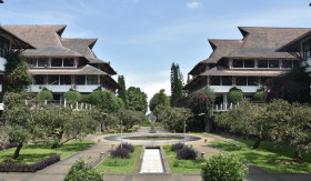 SM ITB 2024 -Ilustrasi gedung ITB. Calon peserta SM ITB, perhatikan baik-baik persyaratan tahun ini. Penyitas buta warna total dan parsial tidak bisa daftar di jurusan tertentu. -Ilustrasi/itb.ac.id.