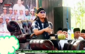 Miftah Maulana saat mengisi ceramah. Ia berjanji akan lebih santu menggunakan diksi saat berdakwah. (Instagram/@gusmiftah._).