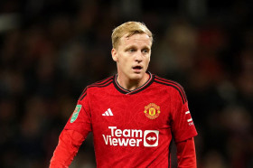 (pemain manchester united Van de Beek/foto: independent.co.uk)