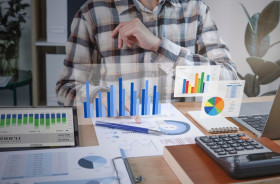 PLATFORM DESIGNER MIRIP CANVA - Ilustrasi desain visual. Microsoft luncurkan Designer berteknologi AI. Foto: Freepik.