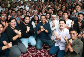 Dokumentasi Anies Baswedan sedang bersama kaula muda. PKB sebut terbuka terbentuknya koalisi besar mengusung Anies Baswedan di Pilgub 2024. @aniesbaswedan.