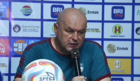Pelatih Persib Bandung, Bojan Hodak saat konferensi pers usai timnya bermain imbang melawan Barito Putera di pekan ke-25 Liga 1 2023/2024, pada Jumat (23/2/2024) malam WIB. (Persib.co.id).