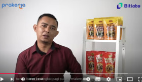 KARTU PRAKERJA - Syaifulah bagikan awal mula perjalanan dirinya bisa menjadi owner snack dan jual ke Taiwan. - Foto tangkap layar YouTube/Kartu Prakerja.