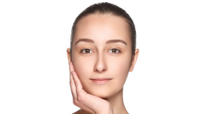 SKINCARE - Cara paling sederhana dan efektif untuk atasi kulit kering dan kusam. Tidak perlu neko-neko pakai banyak skincare. - Foto ilustrasi freepik/master1305.