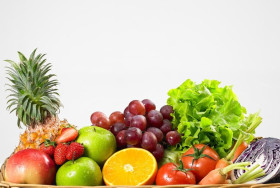 Buah dan sayur - Mengkonsumsi buah dan sayur bisa memengaruhi durasi tidur. Ilustrasi/Freepik.
