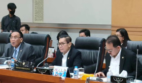 KOMISI III DPR RI - Komisi III DPR RI Setujui Lanjutkan Pembahasan RUU Mahkamah Konstitusi ke Pembicaraan Tingkat II.- instagra/@adies__kadir