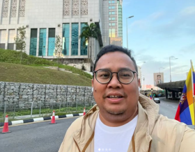 TEGAS - Ketua Bawaslu, Rahmat Bagja. Bawaslu tegas mengatakan dilarang ada bagi-bagi bantuan sosial (bansos) atas nama pemerintah. -@rahmatbagja.