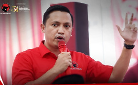 Ketua DPP PDI Perjuangan, bidang Reformasi Sistem Hukum Nasional, Ronny Talapessy menyampaikan perintah Megawati Soekarnoputri untuk siaga 1. (Foto: X/@PDI_Perjuangan).