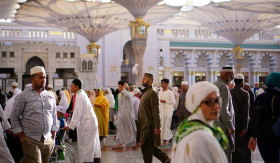 GELAR HAJI – Penyebutan gelar Haji, seperti sudah menjadi hal yang lumrah di Indonesia. –Foto ilustrasi Pixabay/dinar_aulia.