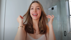 Rutinitas skincare ala Sydney Serena, menggabungkan tradisi global dan produk terbaik, membantu kulit bebas jerawat dan glowing. Simak tips perawatan kulitnya yang praktis dan efektif! Foto: @SydneySerena