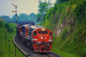 KAI - Kinerja Positif PT Kereta Api Indonesia (Persero) dalam Angkutan Barang pada Triwulan I 2024.- dok. KAI