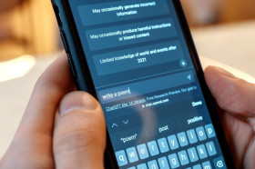 ChatGPT - Perusahaan teknologi ChatGPT menghadirkan chatbot kecerdasan buatan khusus keperluan akademis di kampus. Ilustrasi/Freepik.