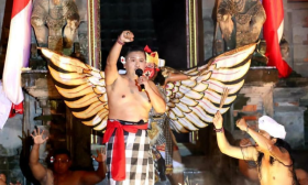 Sekjen PDI Perjuangan Hasto Kristiyanto saat menari kecak. Penetapan tersangka Hasto Kristiyanto ini menyeret namanya bersama eks caleg PDI-P Harun Masiku yang masih buron.