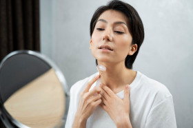Tips Mudah Menghilangkan Double Chin - Foto: Freepik
