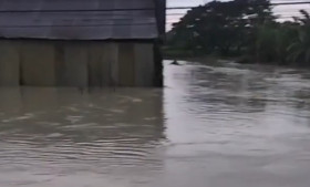 BANJIR PANRTURA - Sejumlah kabupaten di jalur Pantura terendam banjir. Paling parah Demak yang nyaris tenggelam.