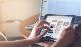 REKOMENDASI TABLET - Bagi yang suka gambar digital atau desain grafis, coba cek rekomendasi tablet ini. - Foto ilustrasi Pixabay/fancycrave1.
