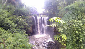 REKOMENDASI- Hidden Gem Bandung yang Aman Dikunjungi saat Musim Hujan di Akhir Tahun (Sumber: https://upload.wikimedia.org/)