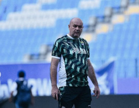 Pelatih Persib, Bojan Hodak mungkin akan mengandalkan Dimas Drajad di lini depan saat David belum bisa dimainkan. (Foto: Persib.co.id).