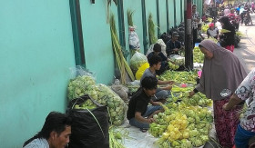 TIPS- Lebaran 2025 Mau Ngapain? Rekomendasi Kegiatan Seru Setelah Shalat Idul Fitri dan Makan Ketupat! (Sumber: https://id.wikipedia.org/)