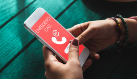 NOMOR DARURAT - Liburan Nataru agar lebih aman dan antisipasi jika mengalami hal tidak terduga, wajib simpan nomor darurat berikut ini. - Foto ilustrasi freepik/rawpixel.com.