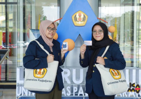 SELEKSI MANDIRI UNPAD 2024 –Ilustrasi mahasiswi baru UNPAD. Syarat dan biaya pendaftaran seleksi mandiri UNPAD 2024 bagi pendaftar umum maupun penerima KIP Kuliah. –Ilustrasi/unpad.ac.id.