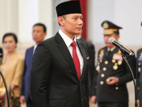 Ketua Umum Partai Demokrat, Agus Harimurti Yudhoyono saat dilantik sebagai Menteri ATR/BPN di Istana Negara, Jakarta, Rabu (21/2/2024). (Instagram/@agusyudhoyono).
