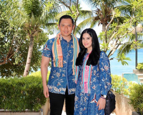 Potret kebersamaan pasangan Agus Harimurti Yudhoyono dengan sang istri, Annisa Pohan. (Instagram/@annisayudhoyono).