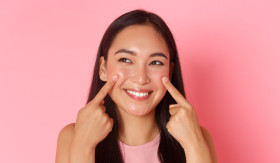KULIT GLOWING - Mempunyai kulit glowing, menjadi idaman sebagian besar orang. Ada cara alami yang bisa hasilkan kulit tampak glowing. - Foto ilustrasi freepik/benzoix.