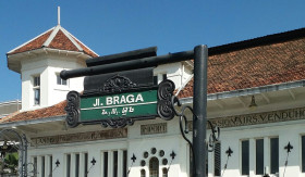 REKOMENDASI- 5 Tempat Wisata Murah di Bandung yang Cocok untuk Dompet Tipis tapi Hati Happy! (Sumber: https://id.wikipedia.org/)