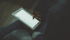 WAKTU IDEAL PAKAI GADGET - Gadget memang sangat memudahkan pekerjaan sehari-hari, dalam tetap perhatikan batas waktu penggunaan yang ideal. -Foto ilustrasi Pixabay/StockSnap.