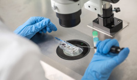 SKINCARE- Revolusi Bioteknologi di Skincare 2025: Masa Depan Perawatan Wajah yang Canggih dan Personal (Sumber: https://www.alodokter.com/)