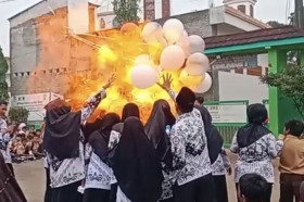 (Peristiwa balon gas meledak saat perayaan hari guru/foto : istimewa)